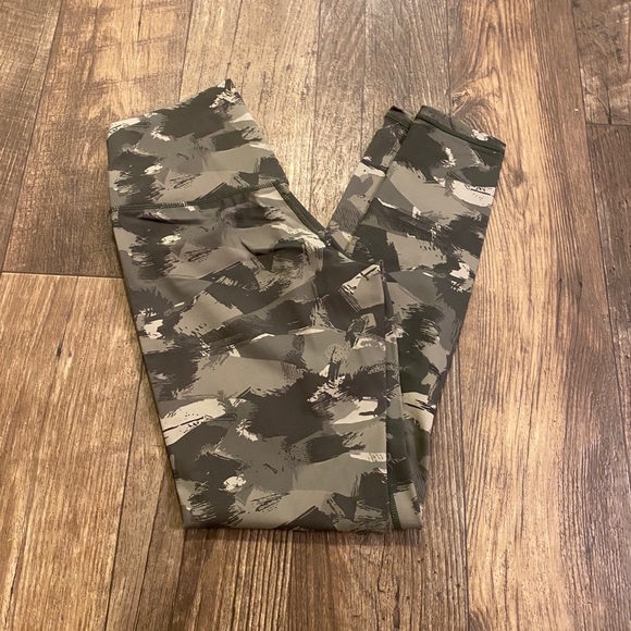 COLORFULKOALA GREEN SPLINTER CAMO LEGGINGS - Picture 3 of 3